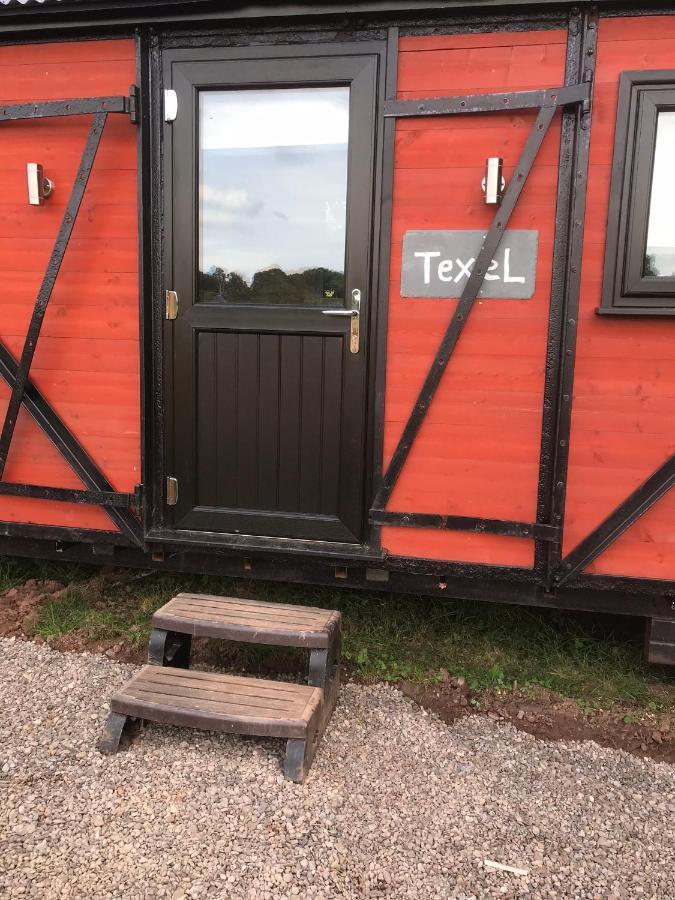 Luxury Railway Carriage With Stunning Views Apartment Hereford Exterior photo